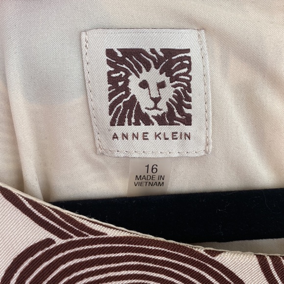 Anne Klein Short Sleeve Dress - Picture 2 of 3